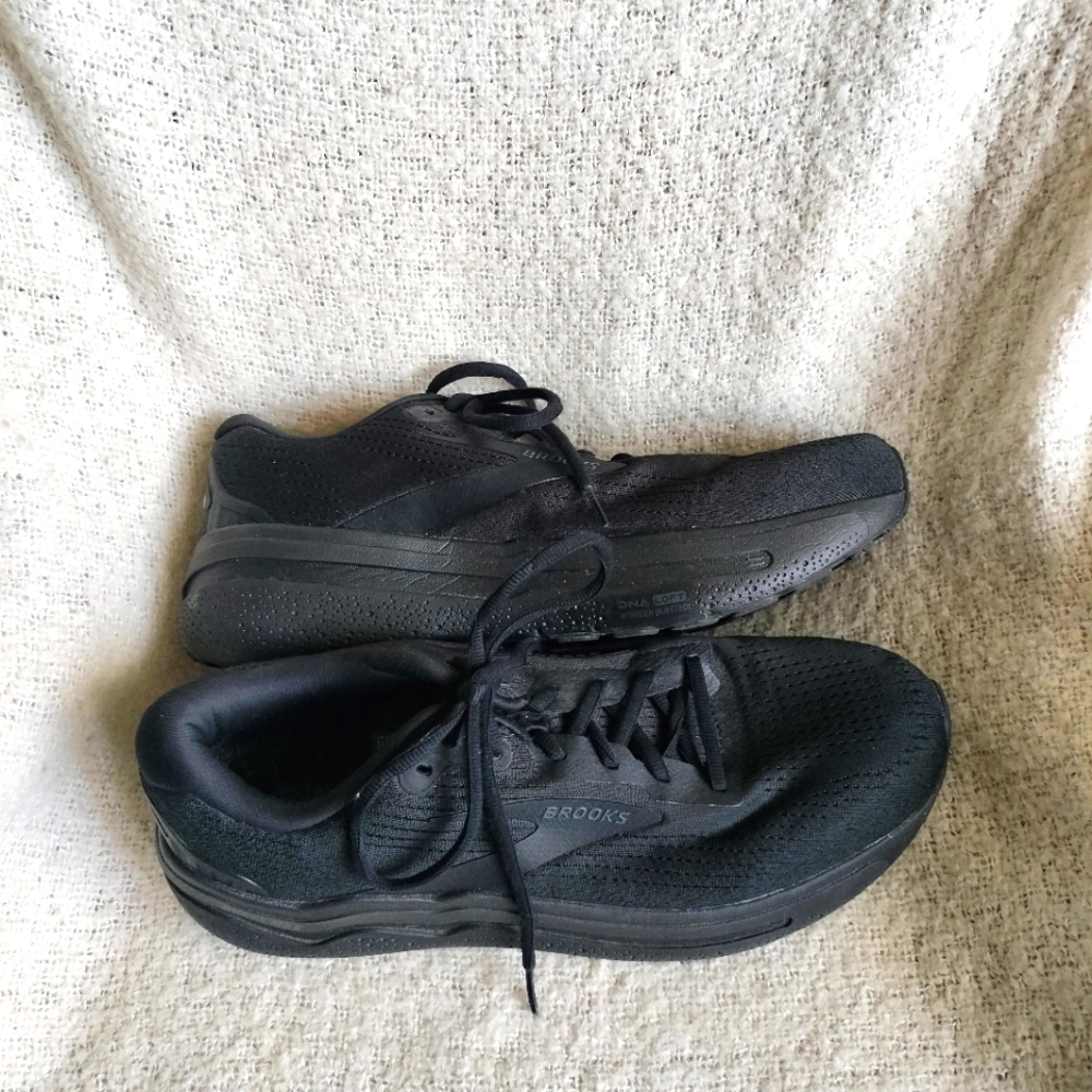 Brooks Ghost Max 2 Mens 12 medium Shoes Running 1104311D020 Black Sneakers